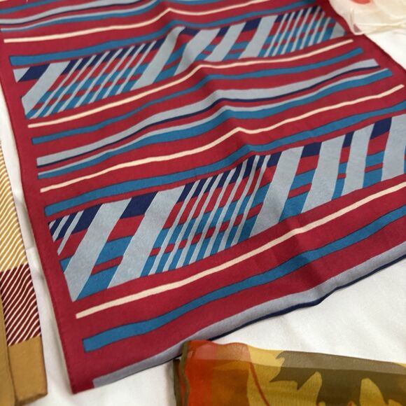 Lot 15 Vintage MCM Scarves VERA Italy Japan Silk nylon Polyester 50s 60s 70s 80s - Picture 11 of 16